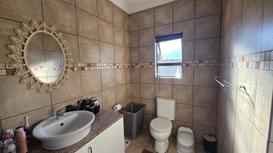 3 Bedroom Property for Sale in Country Club Western Cape